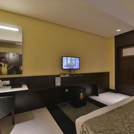 Hotel The Golden Oak Rāipur Exterior foto